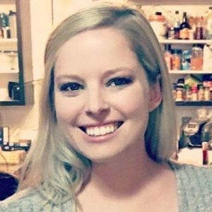 Meet your Posher, Larissa